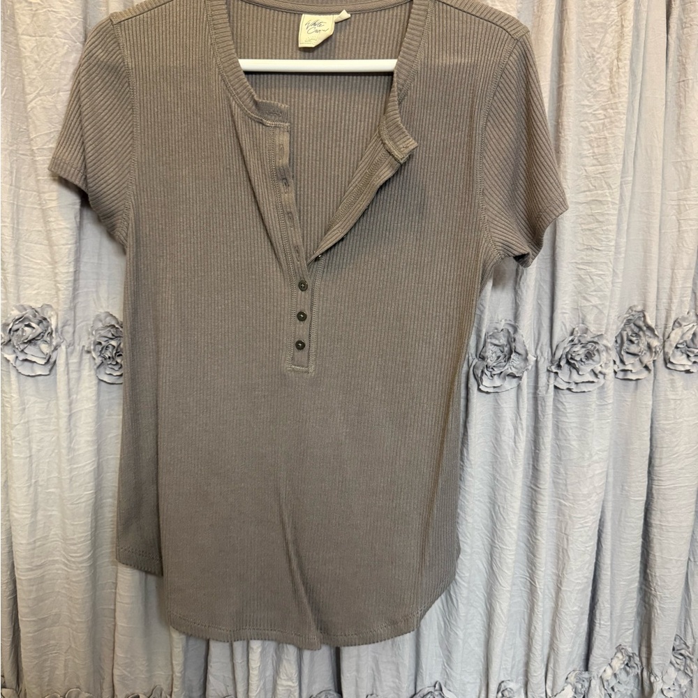 White Crow Ribbed Short-Sleeve Henley Tee in Taupe